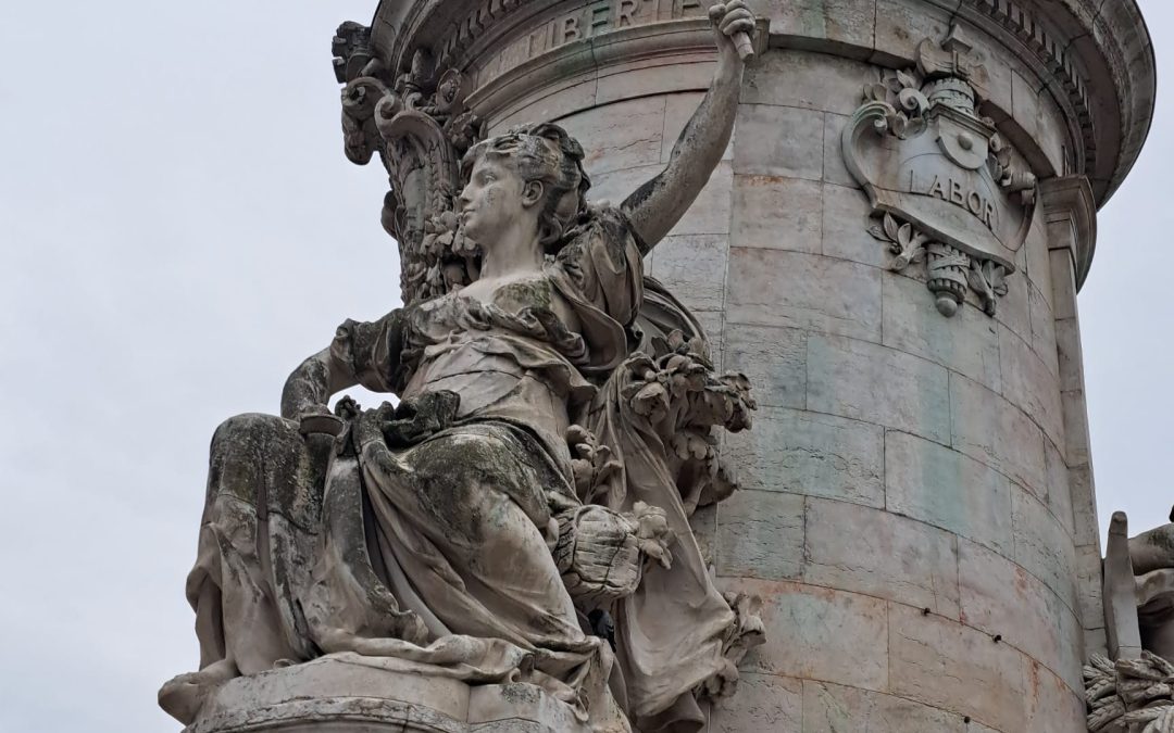 Le rassemblement autour des valeurs républicaines.